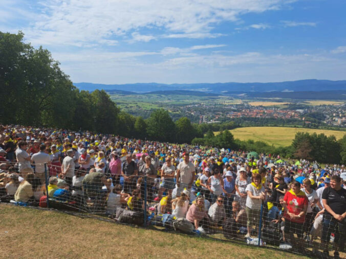 Mariánska hora prilákala počas víkendu 300-tisíc pútnikov. Levoča si pripomenula odkaz Jána Pavla II. – FOTO Mariánska hora prilákala počas víkendu 300-tisíc pútnikov. Levoča si pripomenula odkaz Jána Pavla II. – FOTO