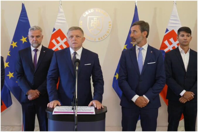 Fico si chce predvolať britského veľvyslanca. Veľmoc si platila novinárov aj aktivistov, aby škodili Smeru – VIDEO