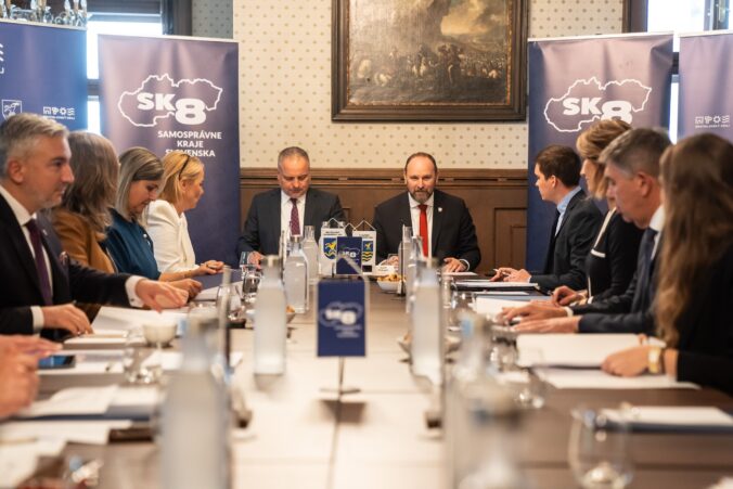 SK8 odmieta plán národniarov. Menej krajov Slovensku nepomôže, problém je v centralizme