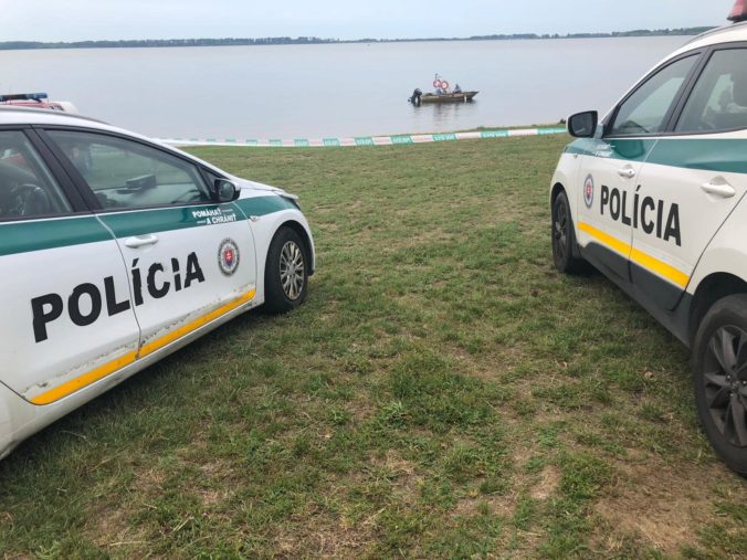 Tragédia na juhu Slovenska. Pri kúpaní prišli o život matka s dcérou, záchranári im už nedokázali pomôcť