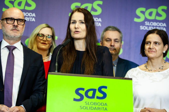 Šutaj Eštok objednal do vládneho špeciálu catering za 660-tisíc, SaS hovorí o papalášizme a zvrátenosti – VIDEO