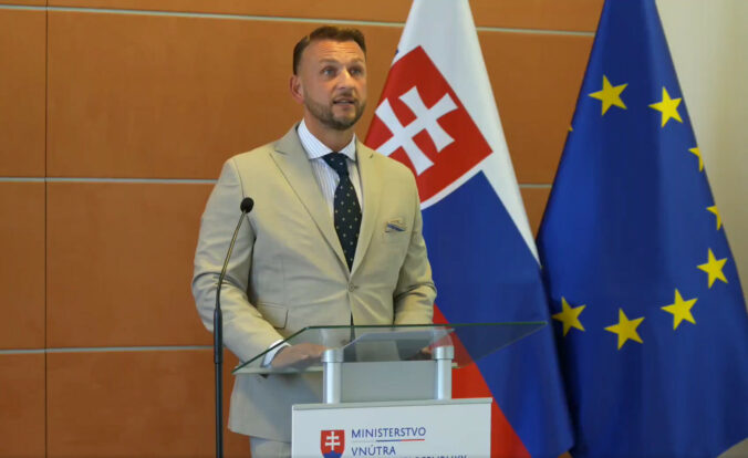 Za prvý nákup výpočtovej techniky zaplatí ministerstvo vnútra takmer 4,67 milióna eur – VIDEO