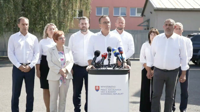 Práca namiesto dávok vstúpila do platnosti. Prednosť podľa Tomáša dostanú reálne pracovné miesta, nielen obecné služby – VIDEO