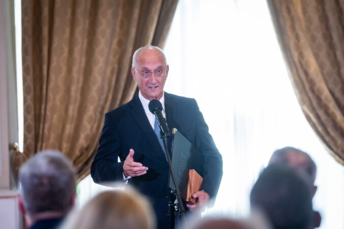 Ústav pamäti národu kritizuje ocenenie Banáša, hovorí o dehonestovaní obetí neslobody