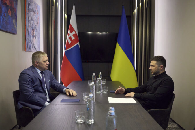 Fico v Užhorode rokoval so ukrajinským prezidentom Zelenským, stretnutie ocenil aj Pellegrini