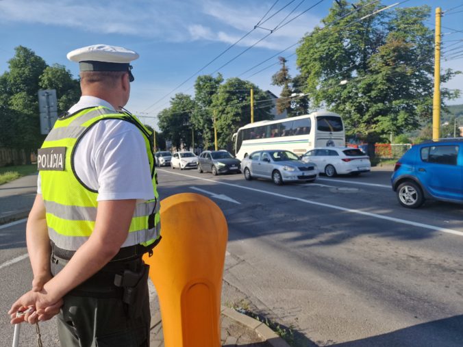 Na Slovensku odštartovala akcia BUĎ ROZUMNÝ, polícia si posvieti na alkohol za volantom