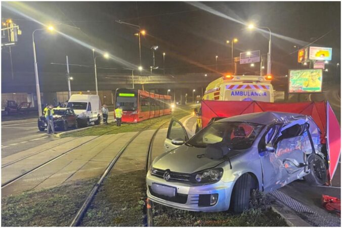 Vodič auta nedal prednosť električke, spolujazdkyňa zrážku neprežila