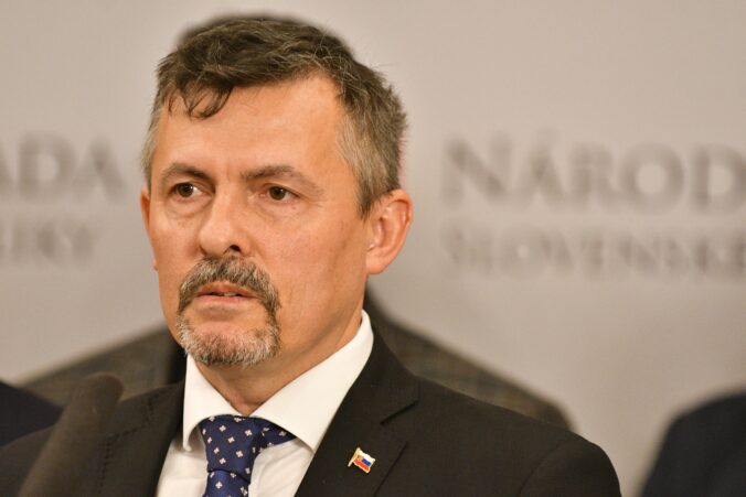 Rada STVR momentálne nemá obsadenú pozíciu predsedu. Machala priblížil, kedy pristúpia k jeho voľbe