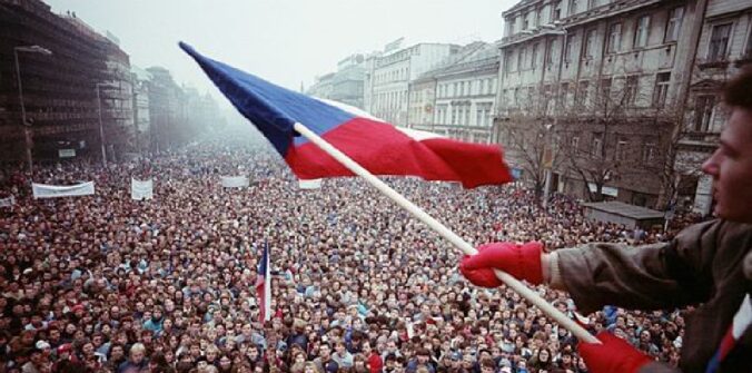 Slovenské protifašistické hnutie žiada zachovanie 17. novembra a 8. mája ako dní pracovného pokoja