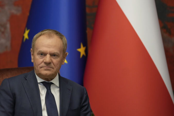 Poľský premiér Tusk odkázal Trumpovi, že ruské drony neprileteli nad Poľsko omylom