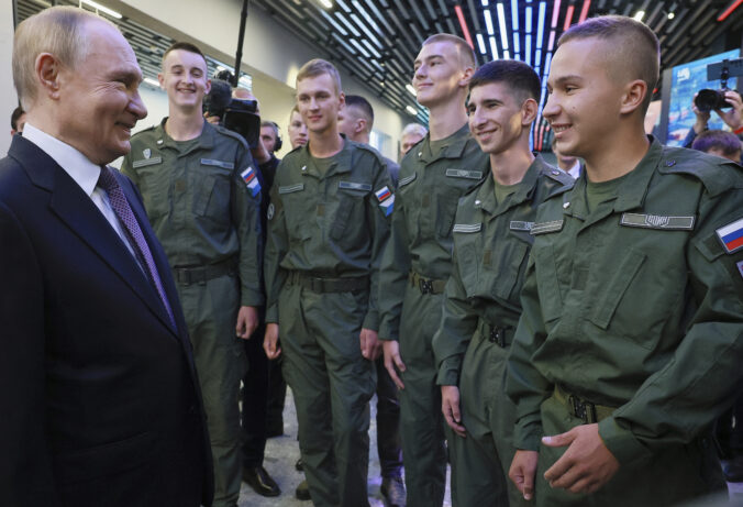 Médiá potvrdili mená viac ako 130-tisíc ruských vojakov zabitých na Ukrajine