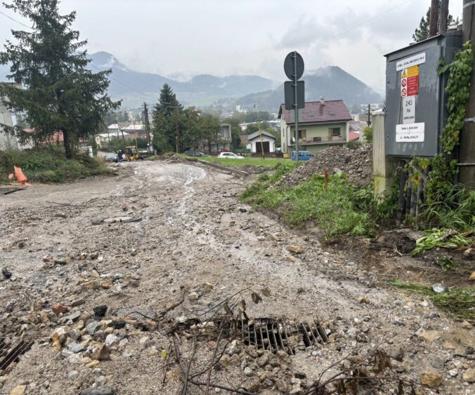 Ružomberok vyhlásil mimoriadnu situáciu, extrémne dažde ohrozujú obyvateľov aj majetok – VIDEO, FOTO