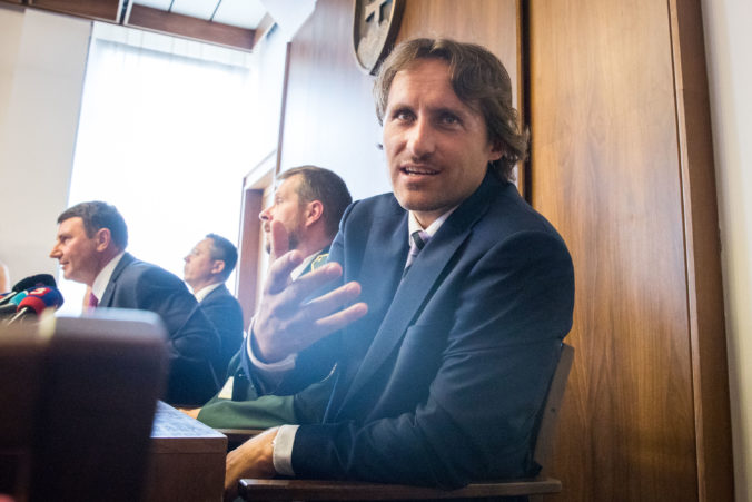 Kauza podplácania Ľudovíta Makóa sa stále neuzavrela, na zasadnutí chýbal sudca