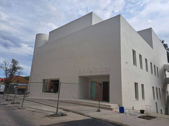 Divadlo Poprad predstaví novú hru k téme holokaustu, chce otvoriť diskusiu a pripomínať si udalosti späté s mestom – FOTO