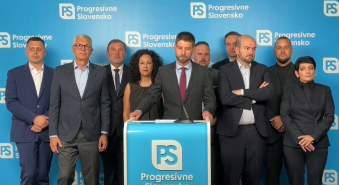 Ficova úchylná obsesia mojou rodinou je za všetkými čiarami, tvrdí Šimečka – VIDEO