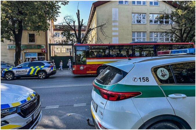 Nemocnica v Košiciach dostala oznámenie o bombe, policajti evakuujú budovu