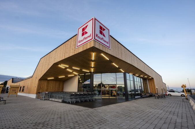 169 miliónov pre domácnosti, 12 000 miest pre ľudí. Aj takto vyzerá ekonomický vplyv Kauflandu na Slovensku
