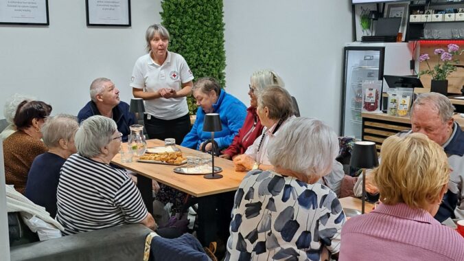 Henkel Slovensko spája udržateľnosť a inklúziu: ďalšie repasované notebooky pomôžu seniorom