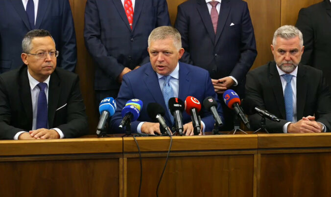 Upratali sme špinu po Matovičovi, Hegerovi a Ódorovi, opozícia podľa Fica ušla z hlasovania o konsolidácii – VIDEO