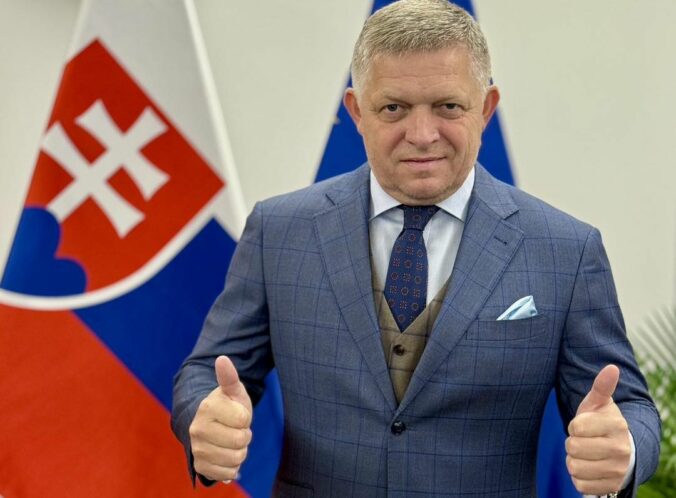 Fico považuje schválenie zmien ústavy za úspech, pred hlasovaním mal telefonáty s vplyvnými ľuďmi – VIDEO