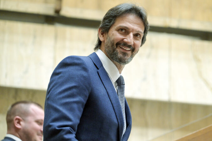 Kaliňák priznal, že dve percentá HDP na obranu zrejme nepôjdu, dôležitejšia je konsolidácia