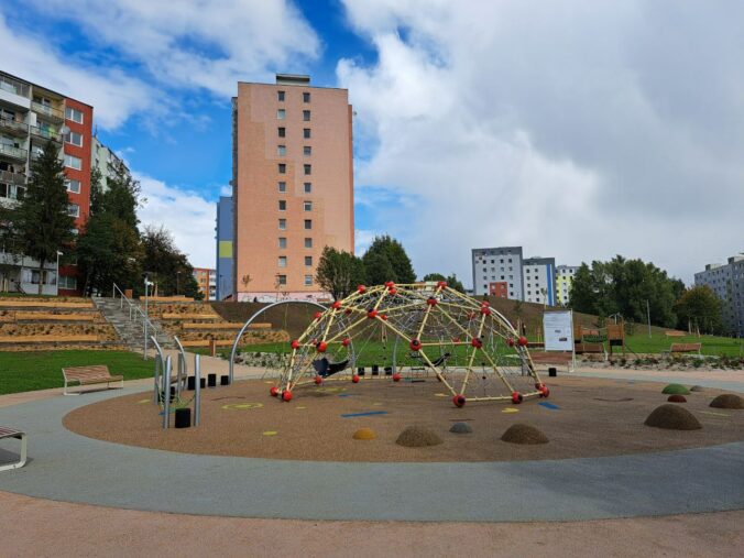 Nový park v Poprade je hotový, v budúcom roku čaká mesto rekonštrukcia námestia – VIDEO, FOTO