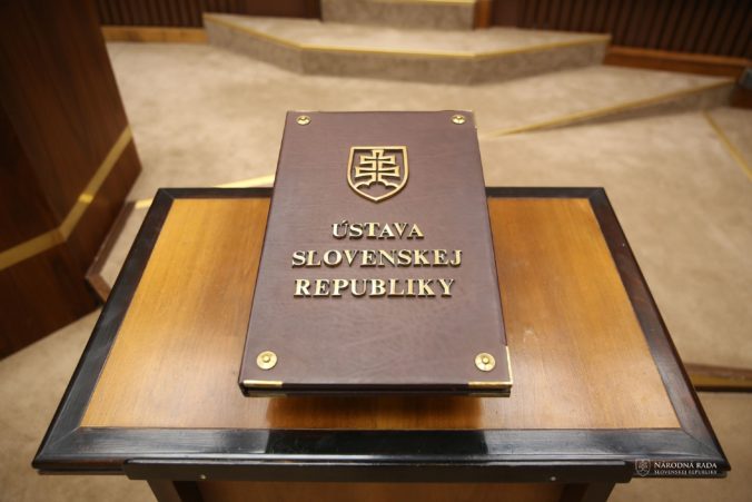Občianske organizácie spustili petíciu, novela ústavy podľa nich oslabí demokraciu a poškodí všetkých ľudí