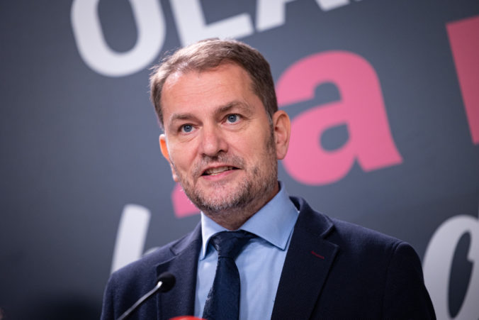 Matovič odmieta „bludy“ o kúpených poslancoch či tajnej dohode s Ficom. Opozícii radí, aby sa pozrela do zrkadla