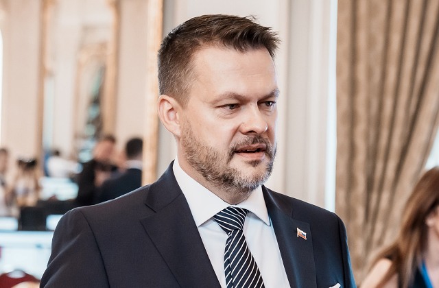 Prezident Pellegrini chce povaliť Ficovu vládu a nahradiť ju úradníckou, tvrdí minister Migaľ – VIDEO