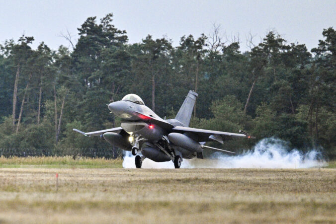 Na letisku v Kuchyni pristáli ďalšie dve stíhačky F-16, Slovensko ich má zatiaľ sedem