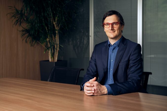 Automobilový sektor čakajú zásadné zmeny, mnohí výrobcovia na ne však nie sú pripravení