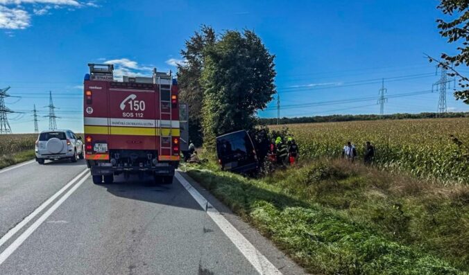 Vážna nehoda pri Michalovciach, pri zrážke dvoch dodávok zasahovali všetky záchranné zložky – FOTO