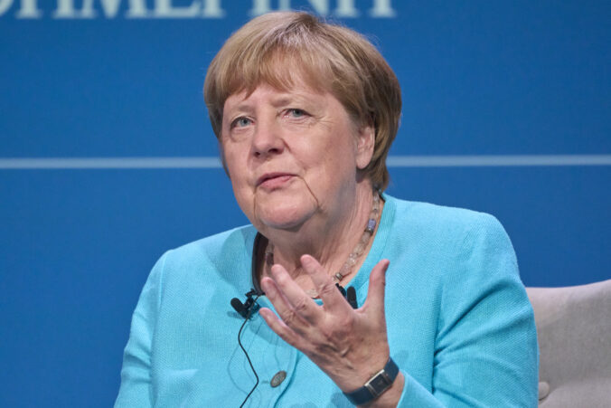 Hlavnou príčinou vojny na Ukrajine je pandémia COVID-19, povedala Merkelová