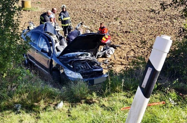 Zrážku s nákladiakom pri Merníku neprežil 40-ročný muž, osudným sa mu stalo predchádzanie iného vozidla – FOTO