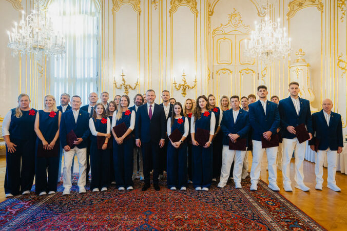 Pellegrini odovzdal dekréty deaflympionikom, Slovensko budú reprezentovať v Tokiu – VIDEO