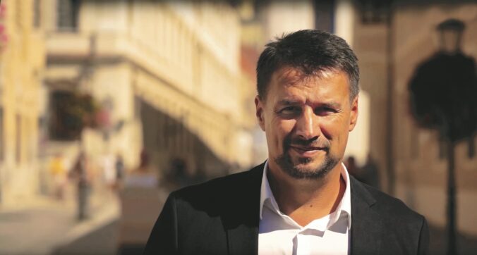Branislav Baroš bude opäť kandidovať na post primátora Trnavy, chce vymeniť Bročku – VIDEO
