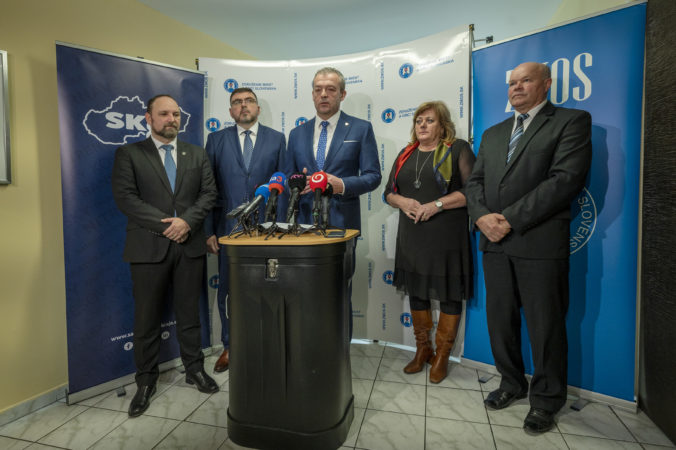 Väčšina samosprávnych krajov odmieta posúvať voľby o rok, upozorňujú na porušenie princípov právneho štátu