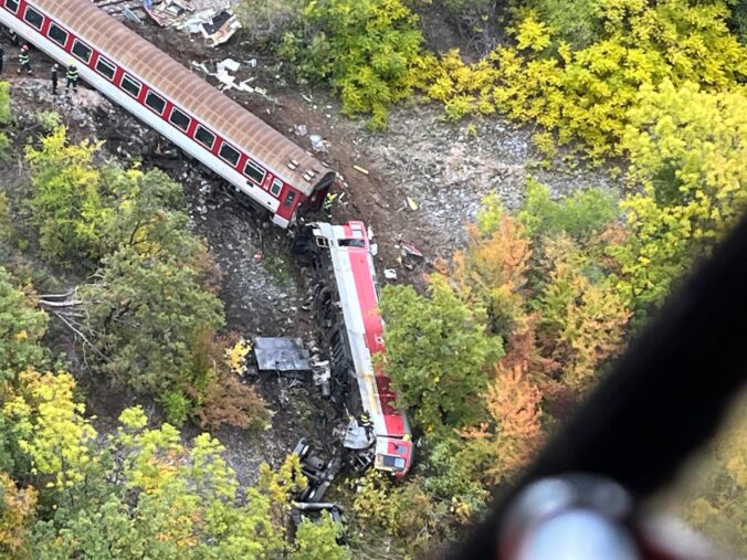 Prečo sa zrazili vlaky pri Rožňave? Je tu predpoklad, že došlo k chybe človeka, naznačil minister dopravy Ráž – VIDEO, FOTO