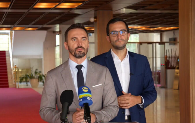 Šipoš: Vláda zdiera rodiny s deťmi a živnostníkov, no lobistom hazardu necháva na účtoch milióny navyše – VIDEO