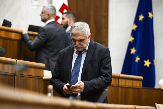 Nemôžeme so sebou nechať zametať, tvrdí Michelko v reakcii na nepodporenie balíka sankcií proti Rusku