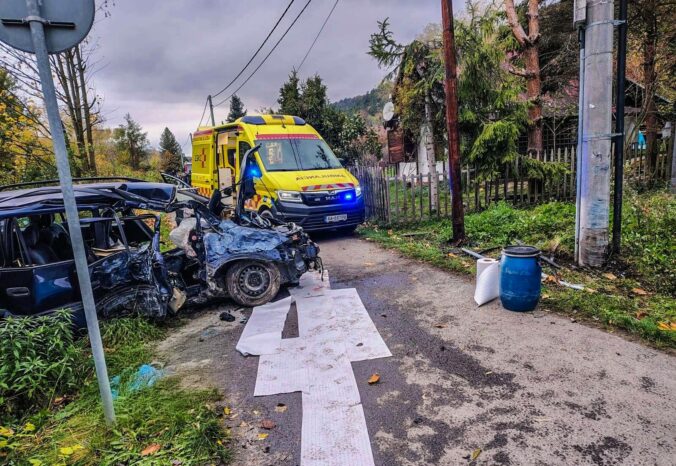 Tragickú nehodu v Margecanoch neprežil spolujazdec, auto šoféroval len 13-ročný chlapec – FOTO