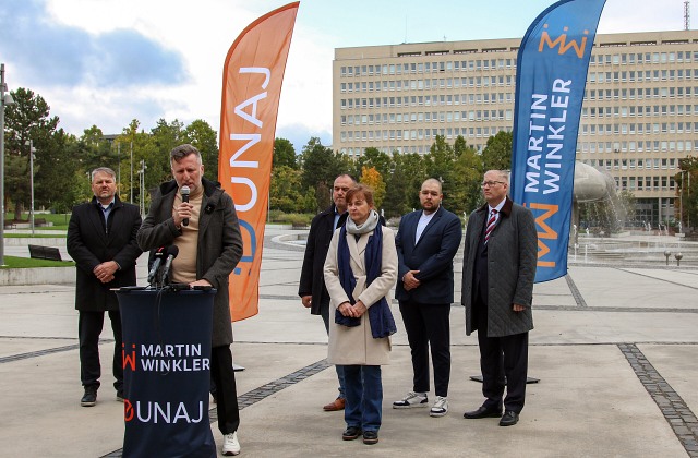 Winkler odovzdal podpisy, strana Dunaj oficiálne vstupuje do komunálnej politiky