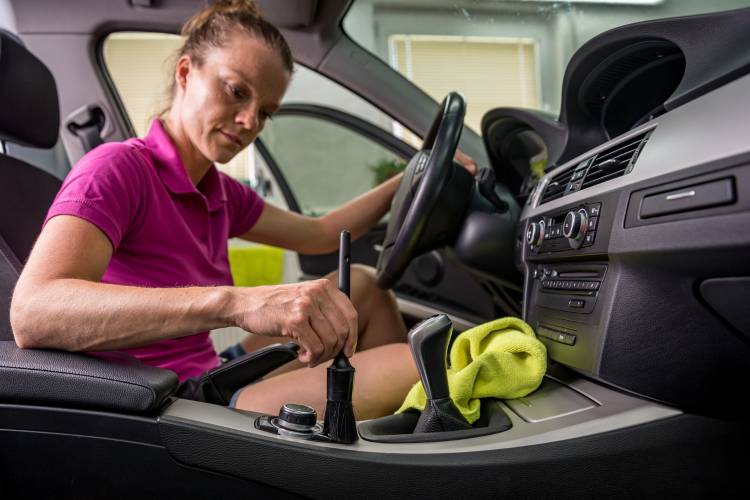Čo potrebujete, ak chcete mať čistý interiér auta bez námahy?