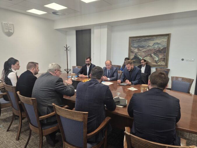 Primátori Rybníček, Vallo a Hattas rokovali s ministrom Suskom, z nárastu kriminality vinia štát – VIDEO, FOTO