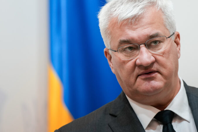 Európska únia by mala na dovoz z Ruska zvýšiť clá, vyhlásil šéf ukrajinskej diplomacie