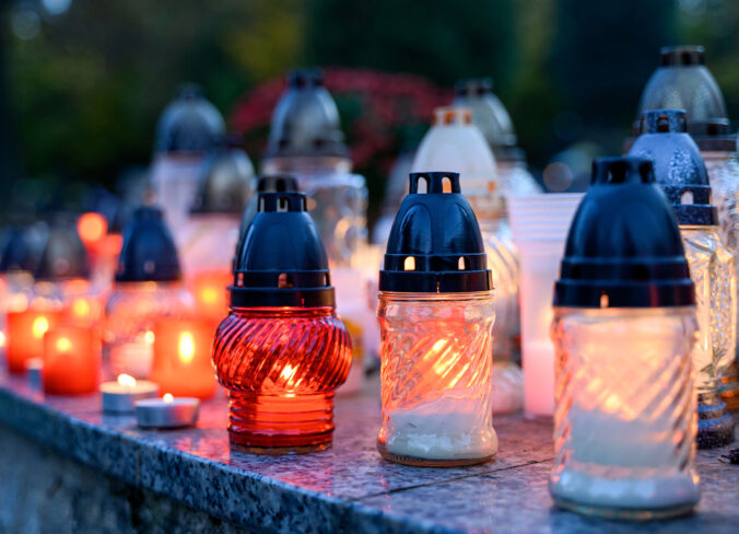 Katolícka cirkev si 1. novembra pripomína Sviatok všetkých svätých