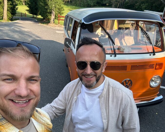 Lukáš Adamec v novembri vyráža na Všade Doma Tour, predstaví sa v siedmich slovenských mestách – VIDEO, FOTO