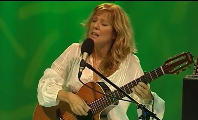 Speváčku Lenku Filipovú odviezla sanitka po desivom páde zo schodov