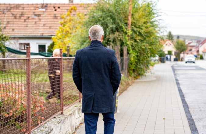 Mesto Pezinok investovalo v tomto roku do obnovy chodníkov takmer 383-tisíc eur a bude pokračovať