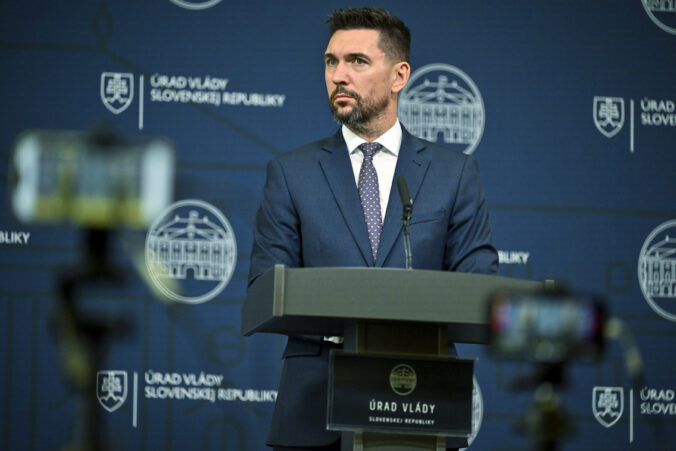 Pellegrini má v rukách osud hazardu, Takáč očakáva, že zákon pôjde späť do parlamentu